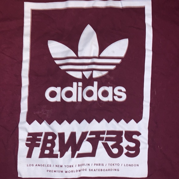 Adidas Graphic tee - Picture 2 of 4